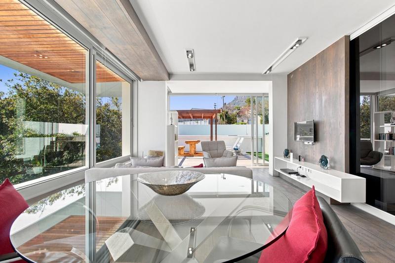 6 Bedroom Property for Sale in Camps Bay Western Cape